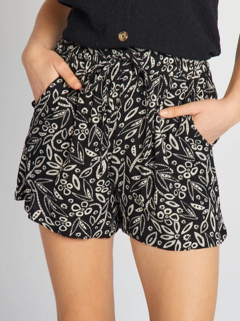 SHORT ELáSTICO DE CREPé  NEGRO