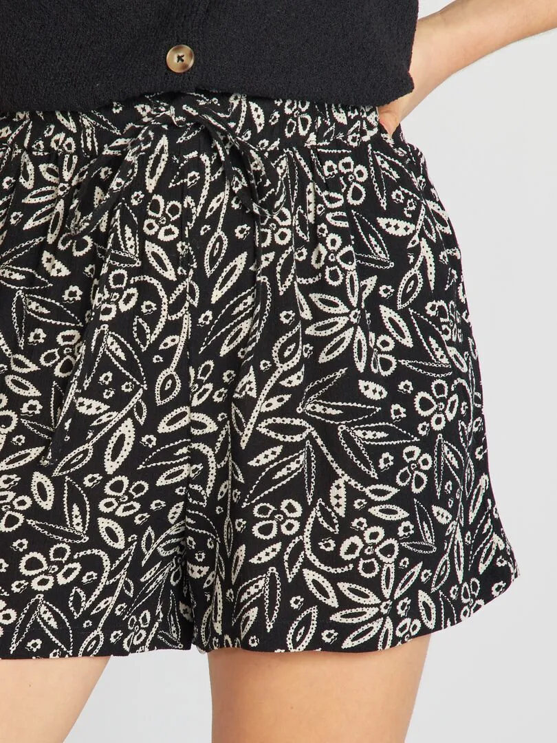 SHORT ELáSTICO DE CREPé  NEGRO