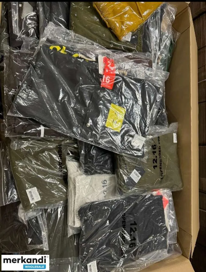 Stock de ropa nueva metalizada nueva con etiquetas Premium