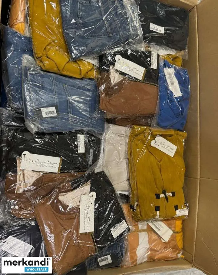 Stock de ropa nueva metalizada nueva con etiquetas Premium