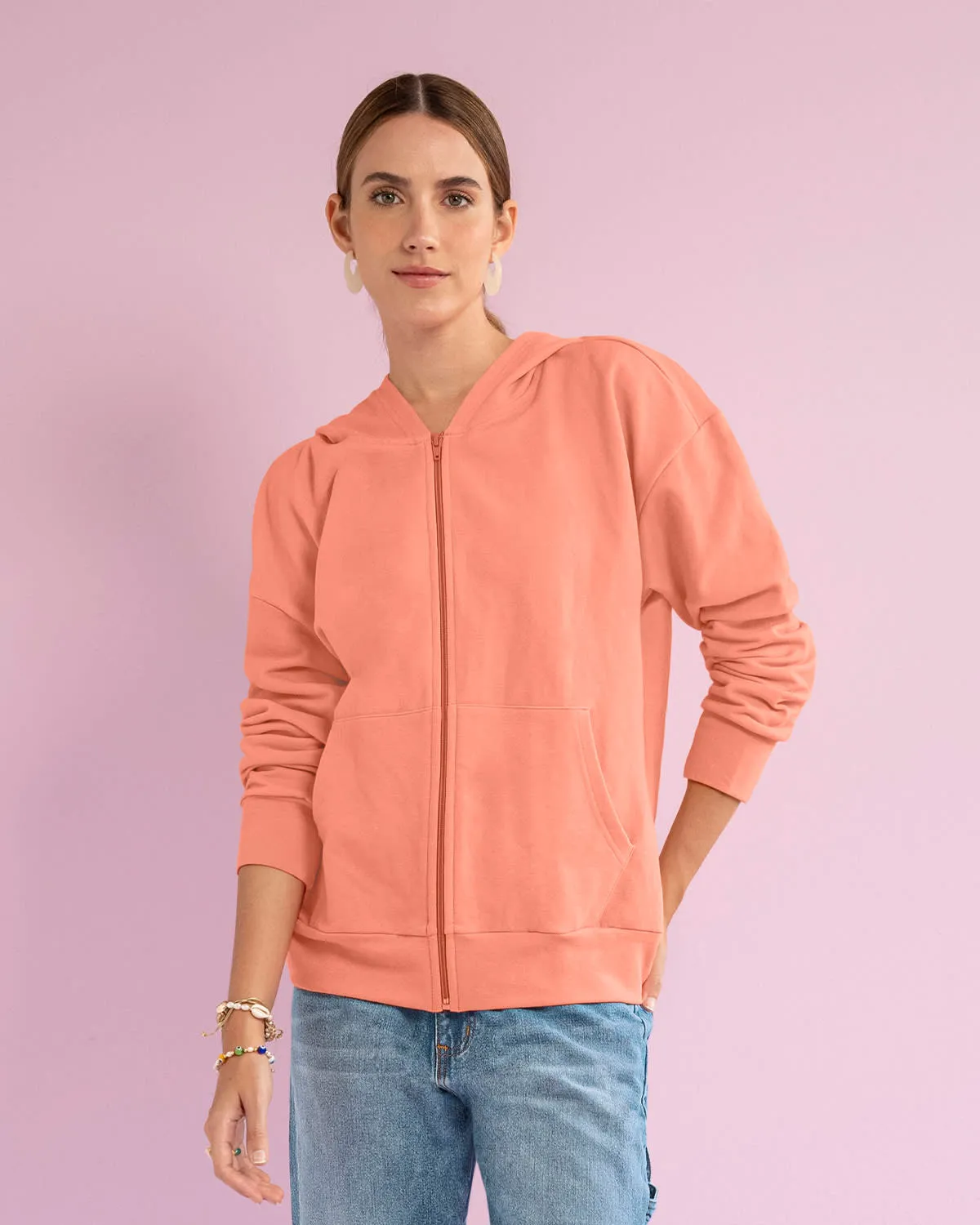 Sudadera manga larga con capucha y cierre frontal