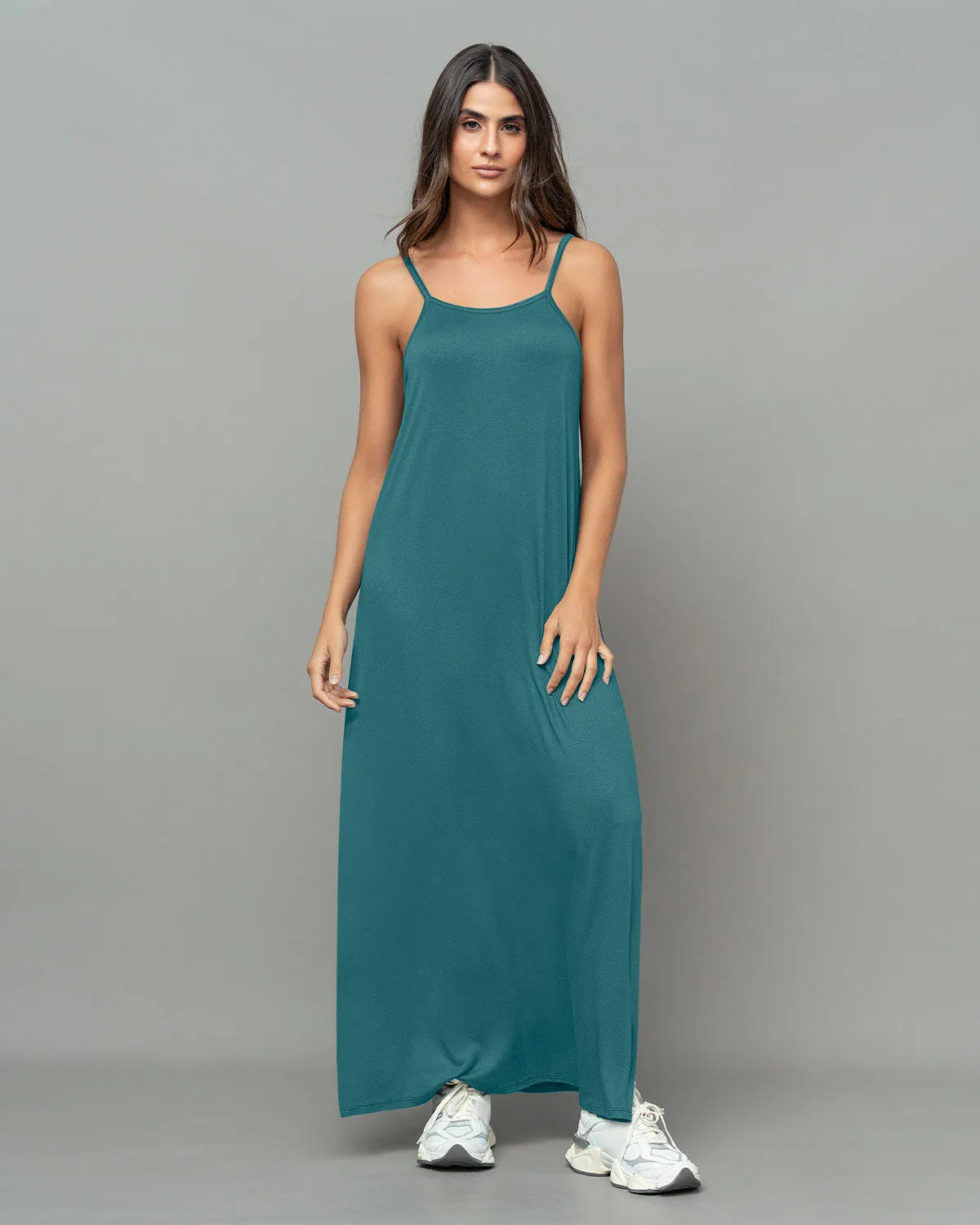 Vestido largo con abertura lateral