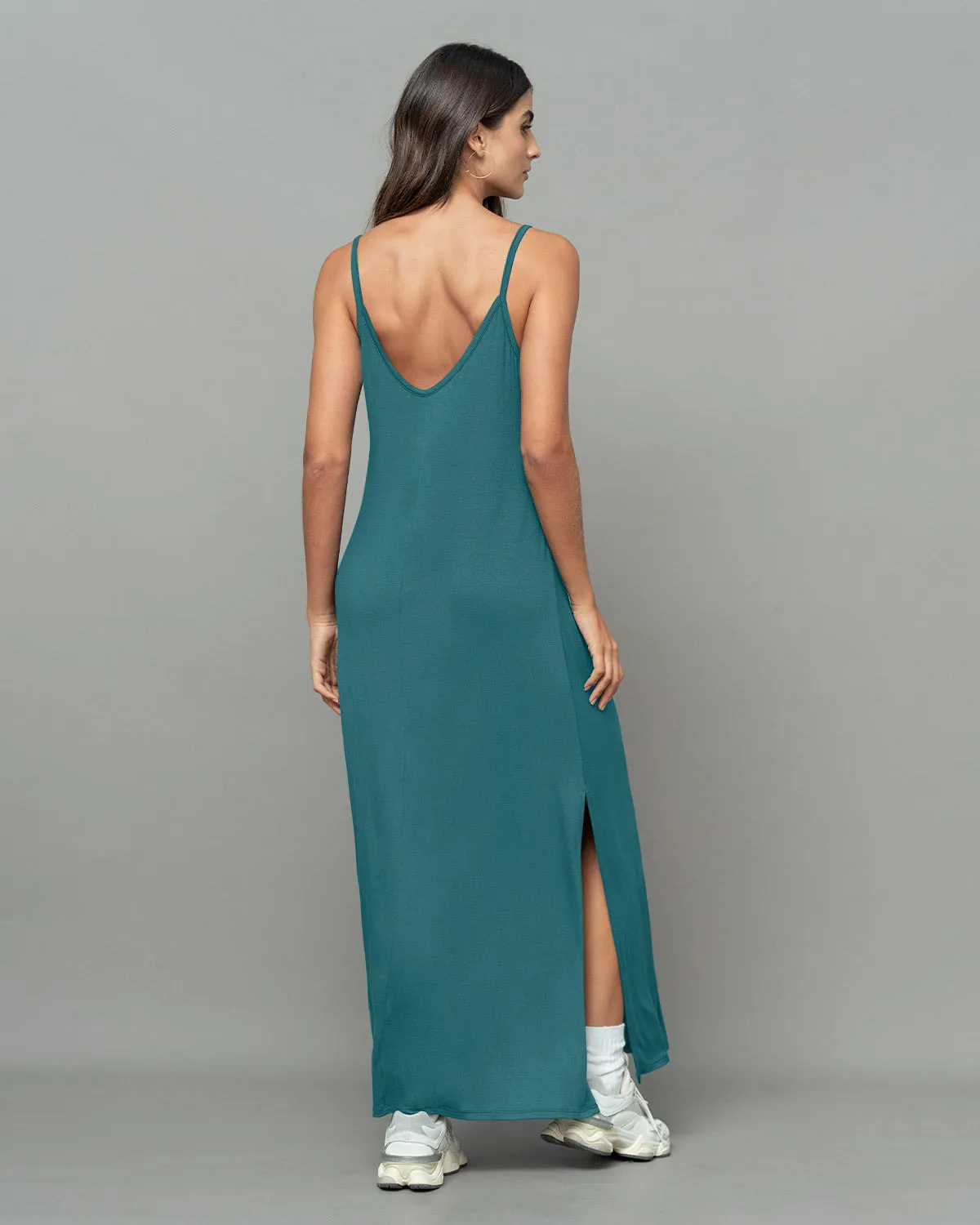 Vestido largo con abertura lateral