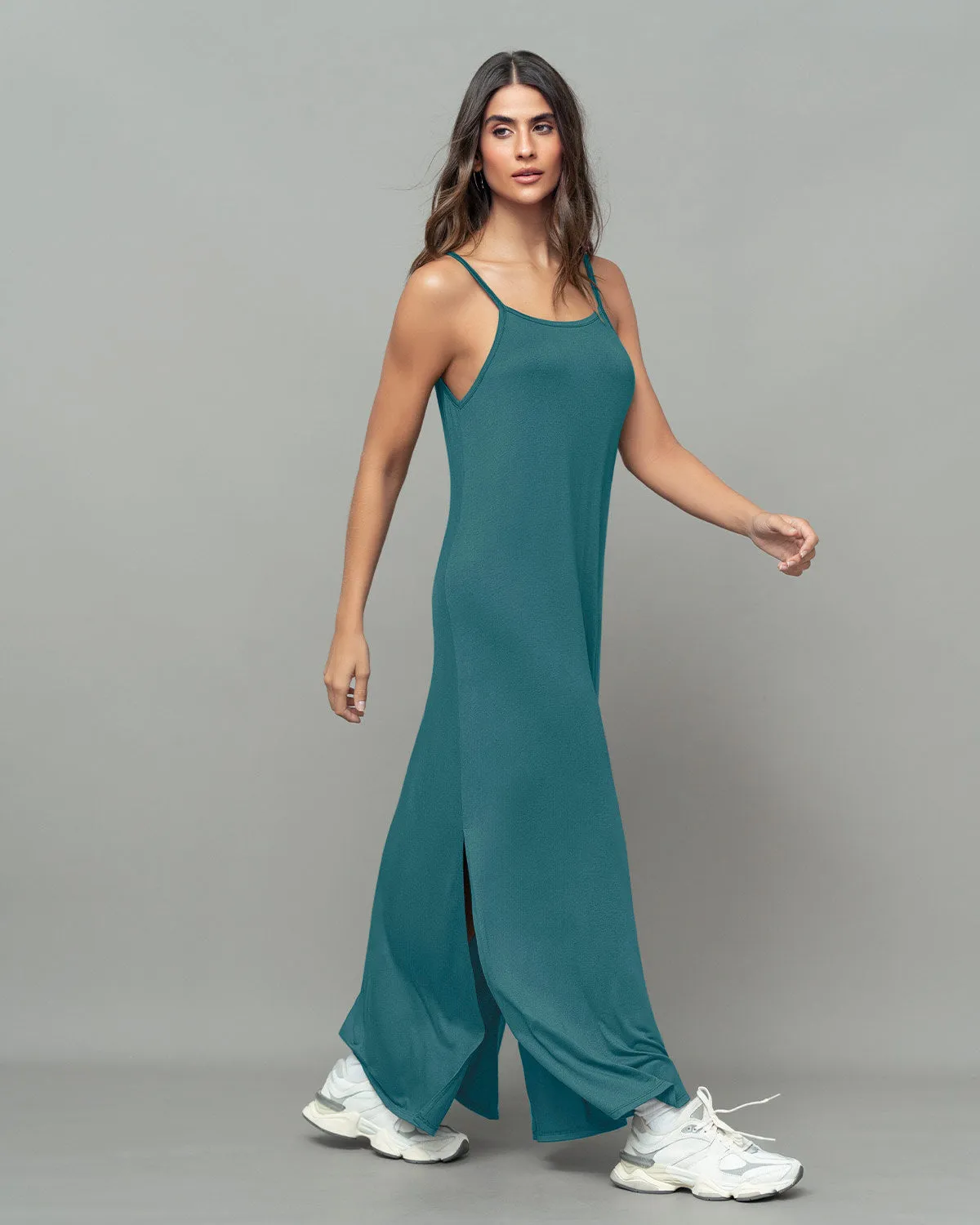 Vestido largo con abertura lateral