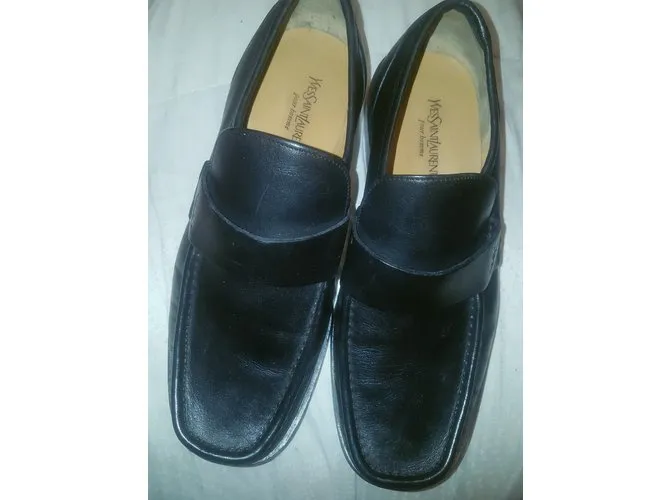 Yves Saint Laurent Zapatos de hombre Negro 