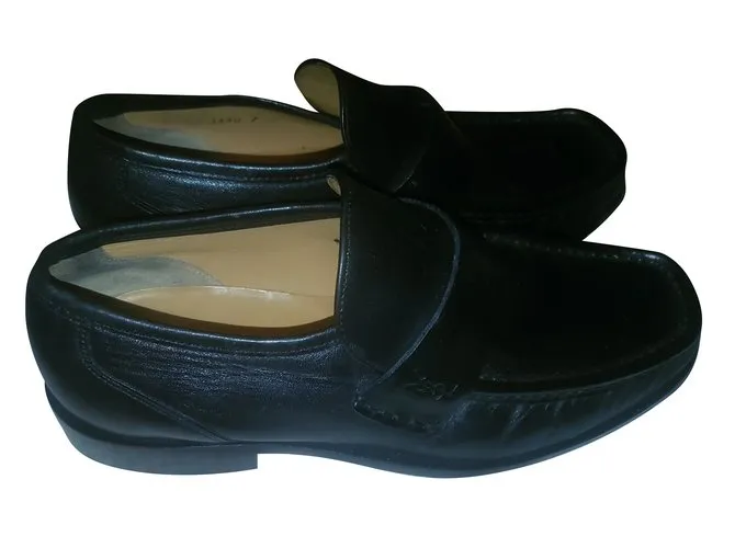 Yves Saint Laurent Zapatos de hombre Negro 