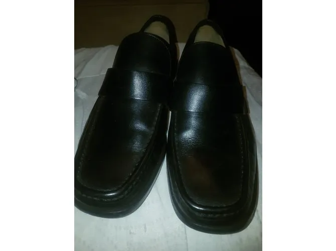 Yves Saint Laurent Zapatos de hombre Negro 