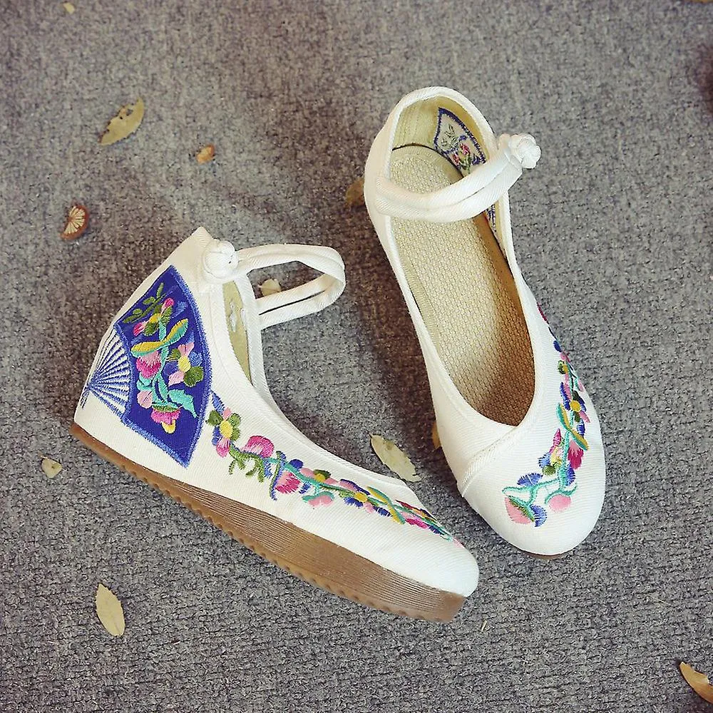 Zapatos bordados