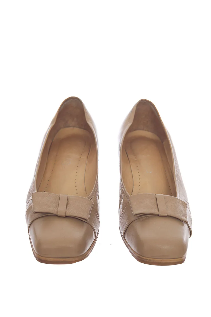 ZAPATOS COLOR BEIGE  CLOSEANDO