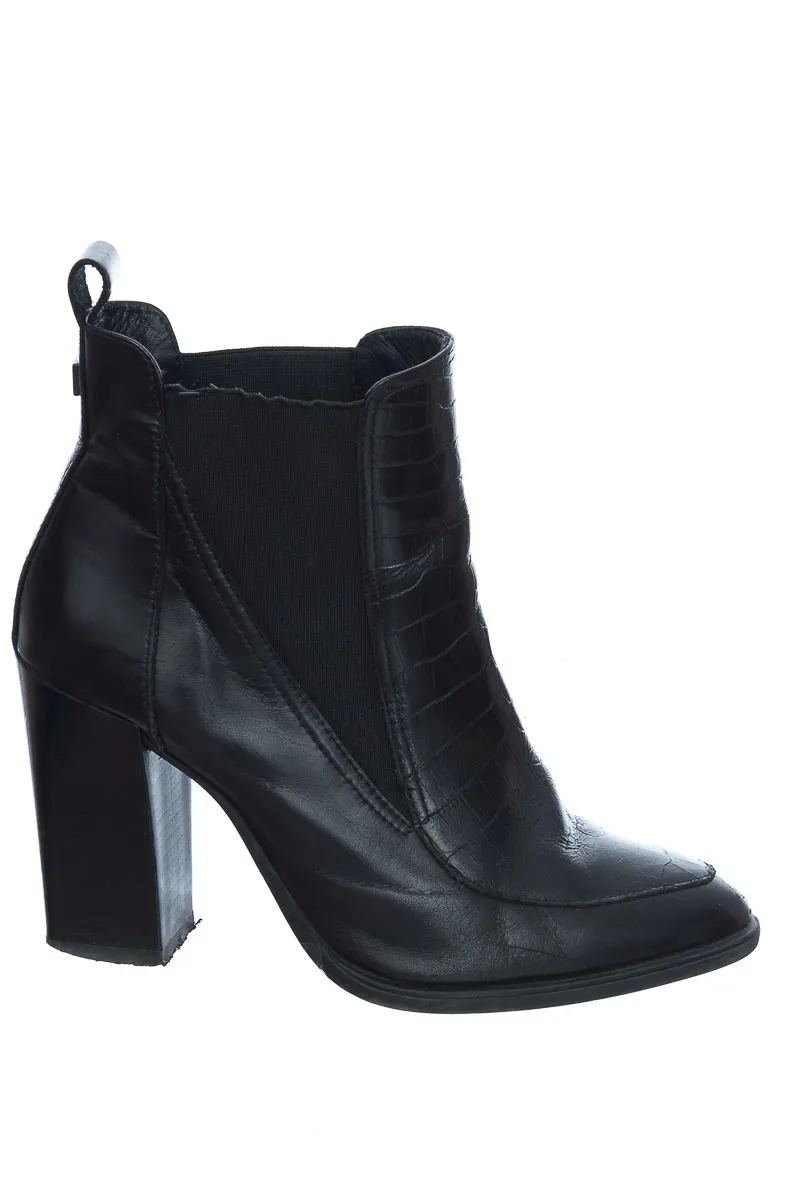 ZAPATOS COLOR NEGRO  BOSI