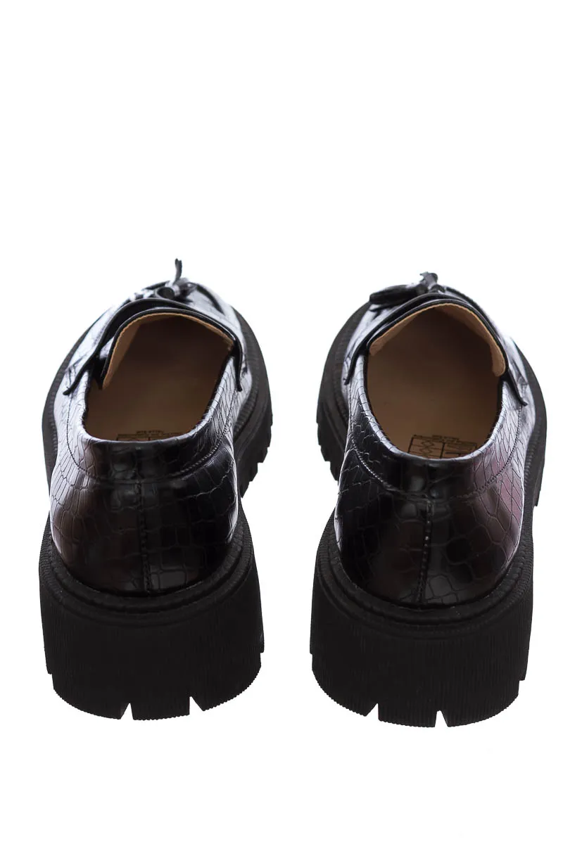 ZAPATOS COLOR NEGRO  VEIU