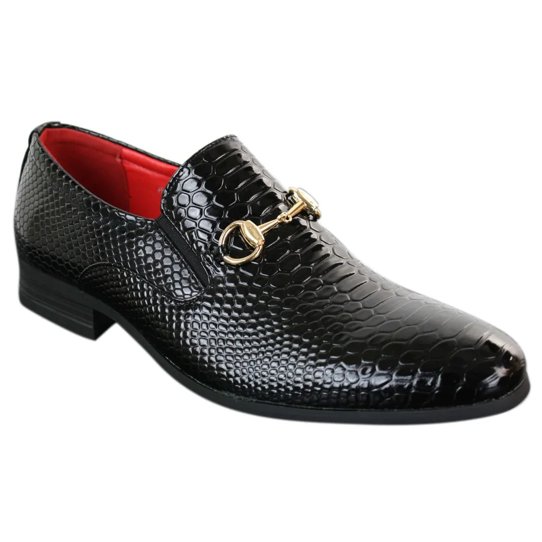 Zapatos de cuero con patente de cocodrilo sintético con hebilla en color negro para hombre