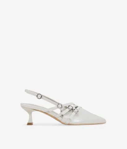 Zapatos de tacón negros destalonados 