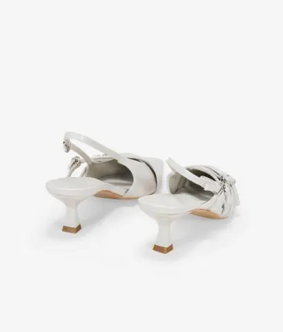 Zapatos de tacón negros destalonados 