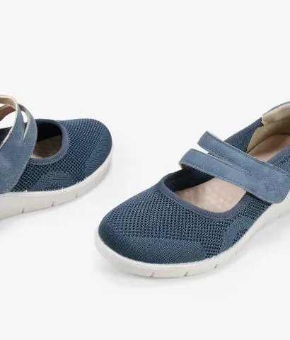 Zapatos deportivos azules con cuña