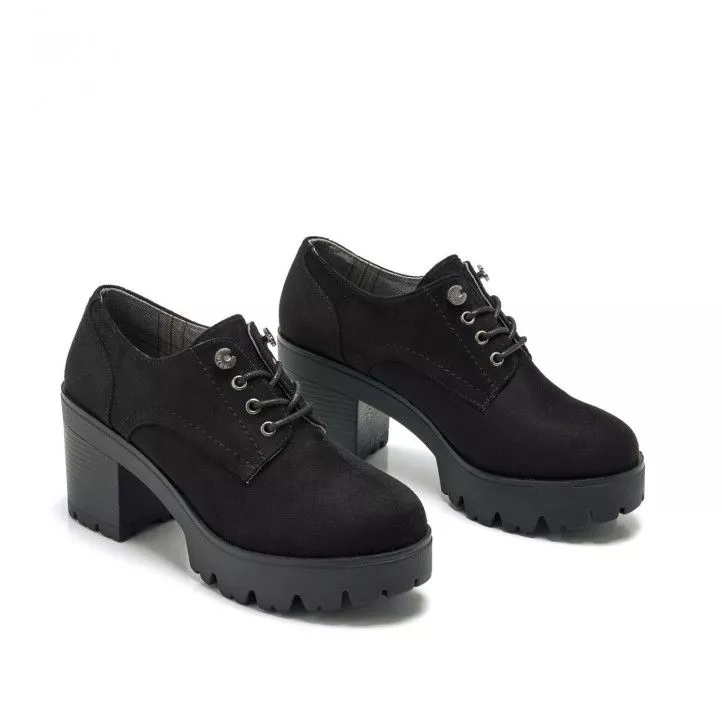 Zapatos tacón Mustang negros modelo bass